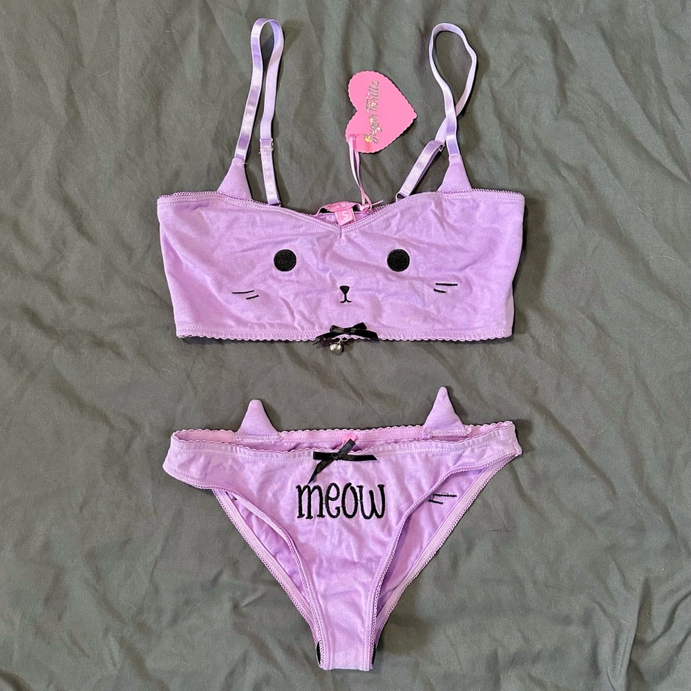 Discontinued Dolls Kill Sugar Thrillz Frisky Whiskers Bralette and Panty Set - Picture 4 of 10